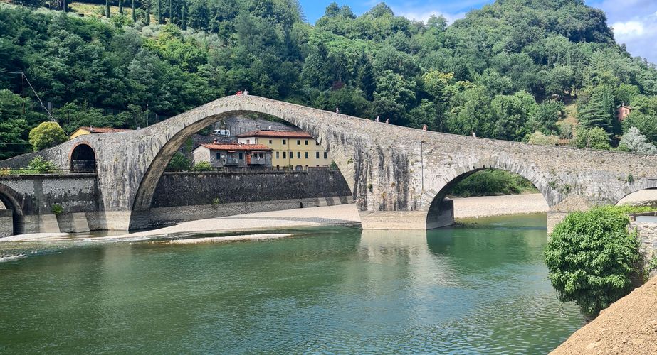 Mooie brug bij de vallei van Lima